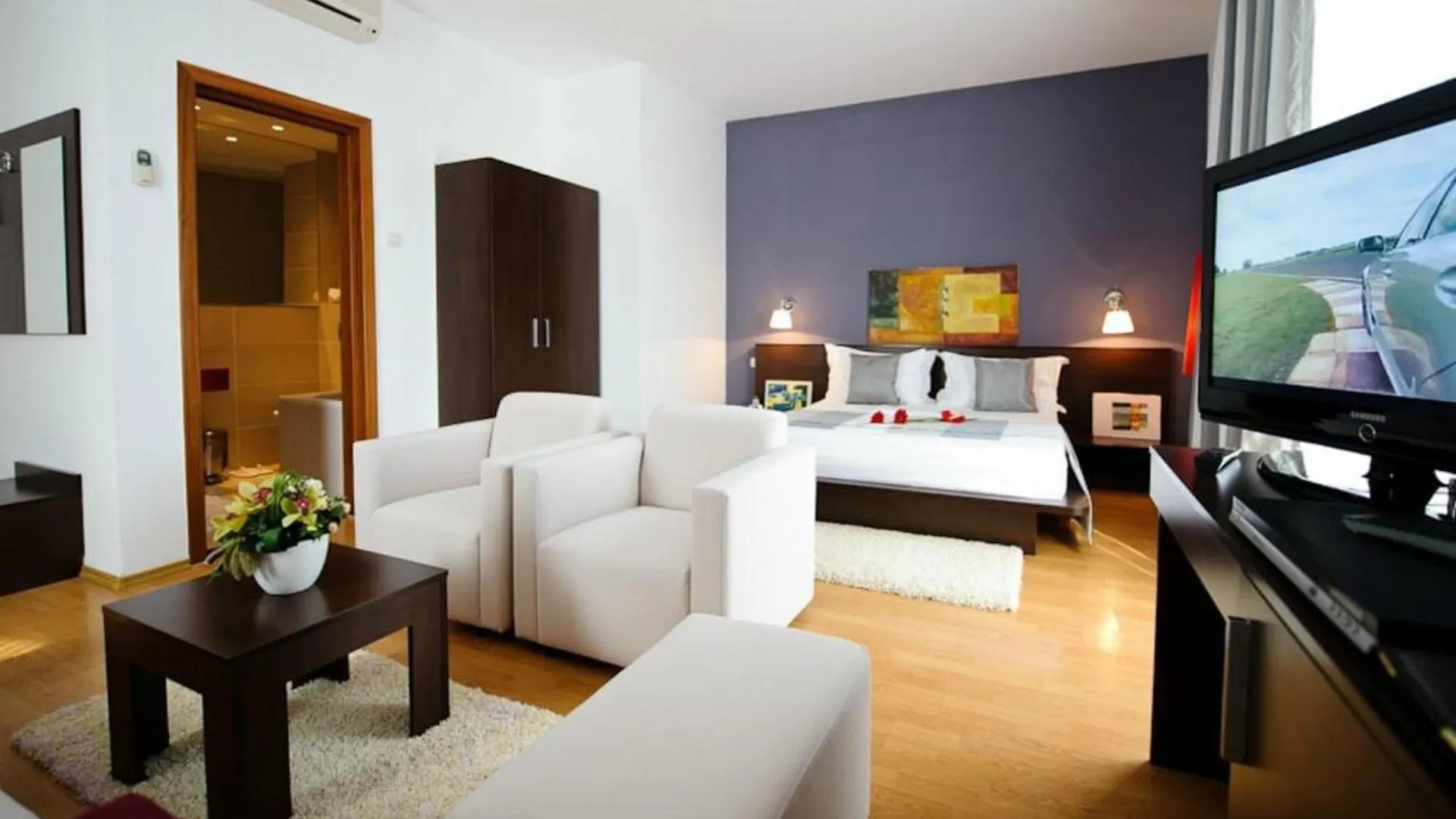 Unique Boutique Hotell Bukarest 4*,  Rumänien