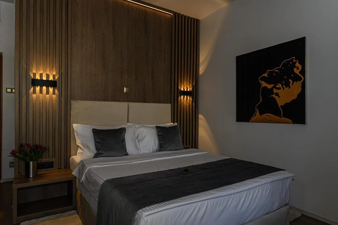 Unique Boutique Hotel Bucharest 4*,
