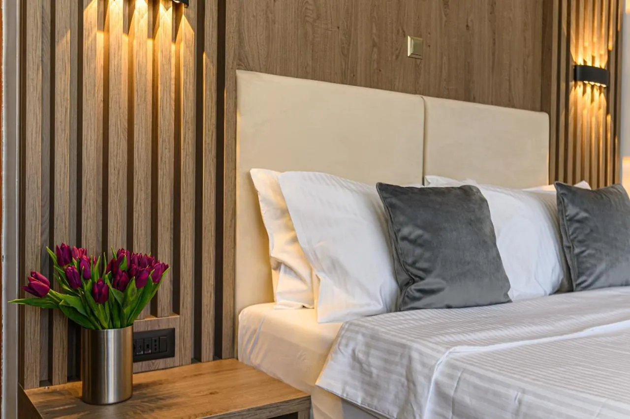 Unique Boutique Hotel Bucharest 4*,